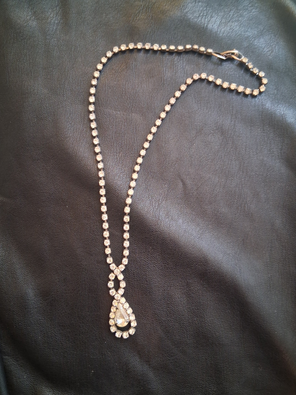 Vintage Rhinestone  Crystal Teardrop Pendant Necklace - Women Jewelry